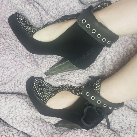 Isabel Marant studded heels - Picture 3 of 5